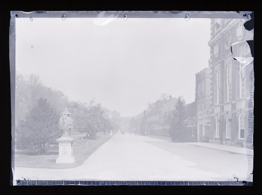 Hampton Court Palace, Garden & Drive Image credit Leeds University Library