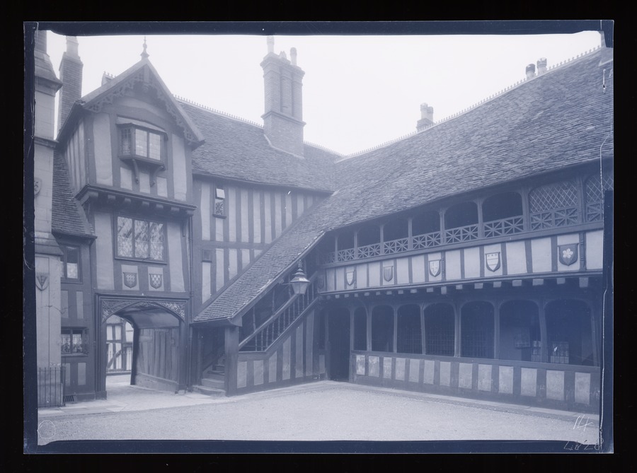 [Warwick, Lord Leycester Hospital, courtyard] Image credit Leeds University Library