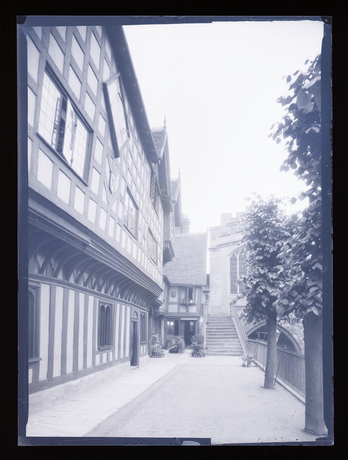 [Warwick, Lord Leycester Hospital] Image credit Leeds University Library