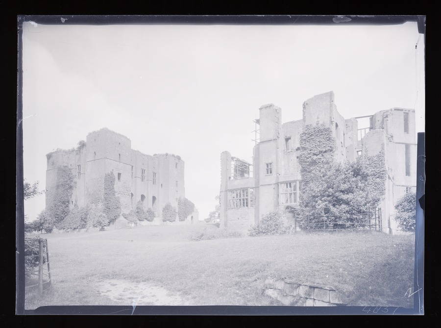 Kenilworth Castle, John of Gaunts Appartments in foreground, Keep in background Image credit Leeds University Library