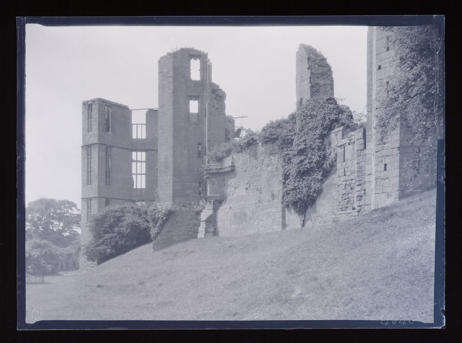 Kenilworth Castle, Dudley's Apartments [Leicester'a building] Image credit Leeds University Library