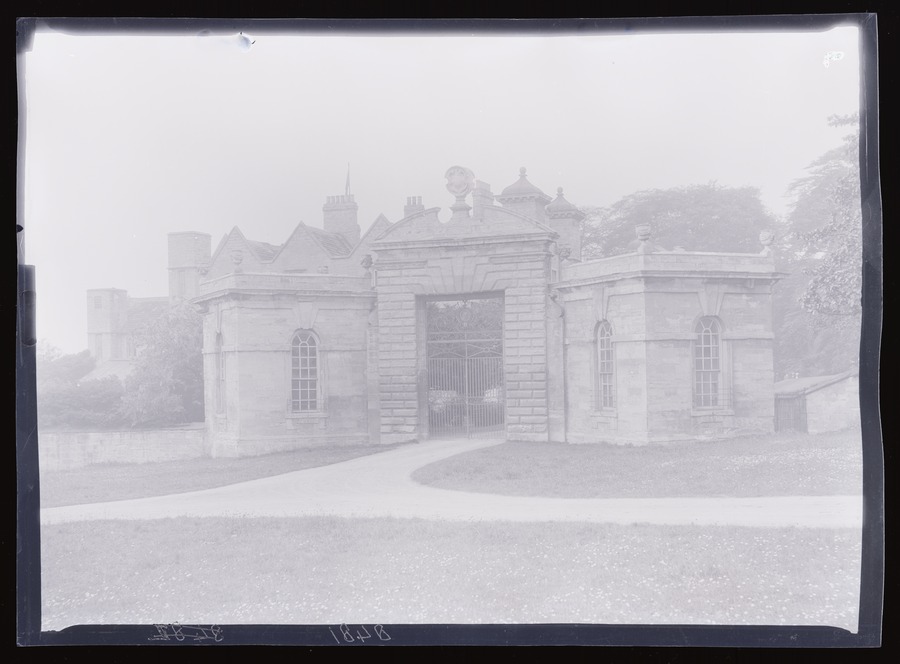 Ledstone Hall, Gateway Image credit Leeds University Library