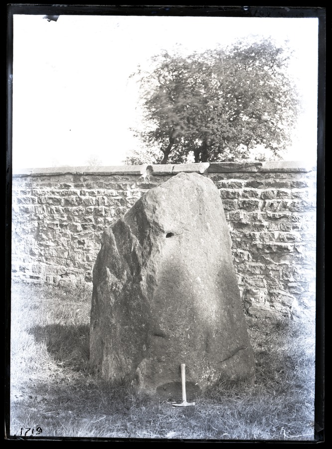 Baldersby Park, boulder 