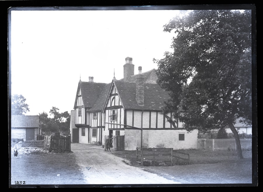 Eaton Bray, Beds, Old House 