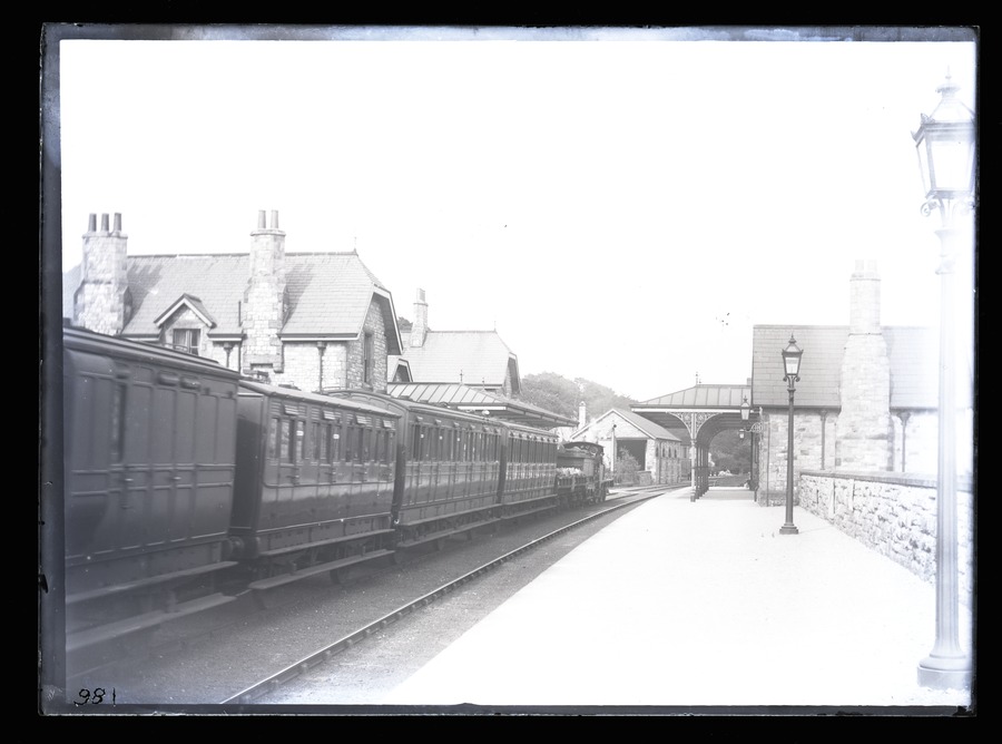 Grange [Grange-over-Sands], Railway Station, Carnforth [Grange-over-Sands], train 