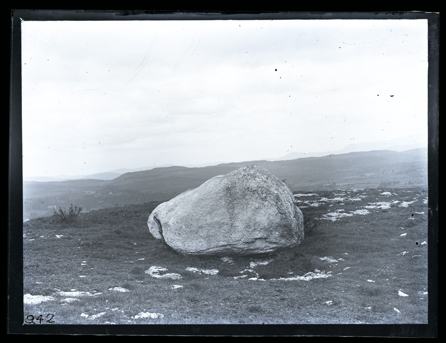 Grange [Grange-over-Sands], Hampsfell, 1 limestone boulder 