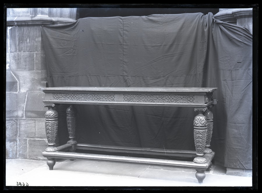 Leeds, St. Johns Church altar table 
